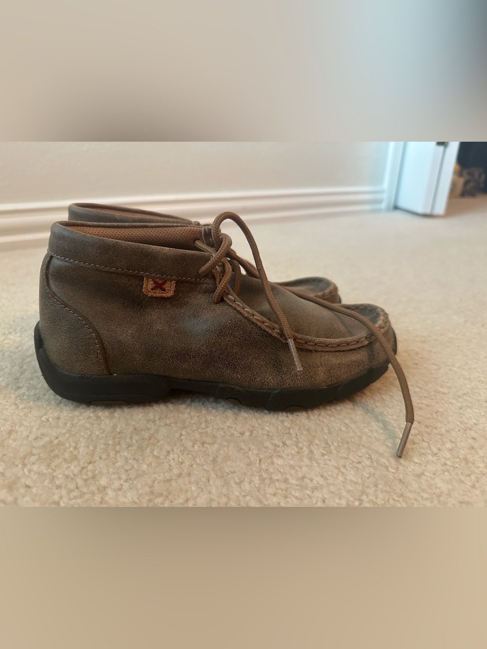 Youth size 2 Brown Suede Lace-Up twisted X lace up boots